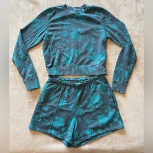 Nike Floral Matching Set – Cropped Sweatshirt + Shorts